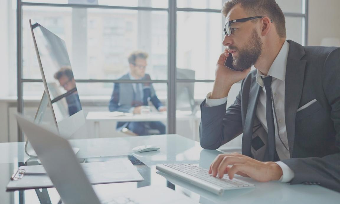 Environnement de travail avec analyse financière