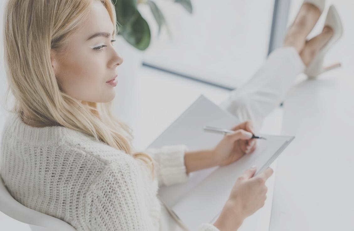 Participant utilisant la plateforme d'apprentissage interactive